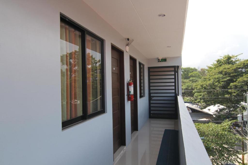 ดิโน เรสซิเดนซ์ Hotel Dumaguete City ภายนอก รูปภาพ